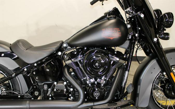 2026 Harley-Davidson® FLHD - Deadwood™