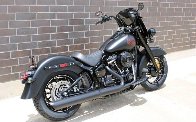 2026 Harley-Davidson® FLHD - Deadwood™