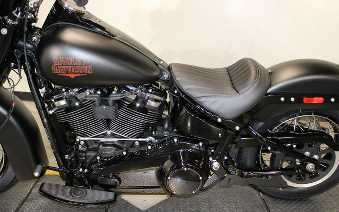 2026 Harley-Davidson® FLHD - Deadwood™