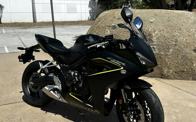 2026 Honda CBR650R E-Clutch