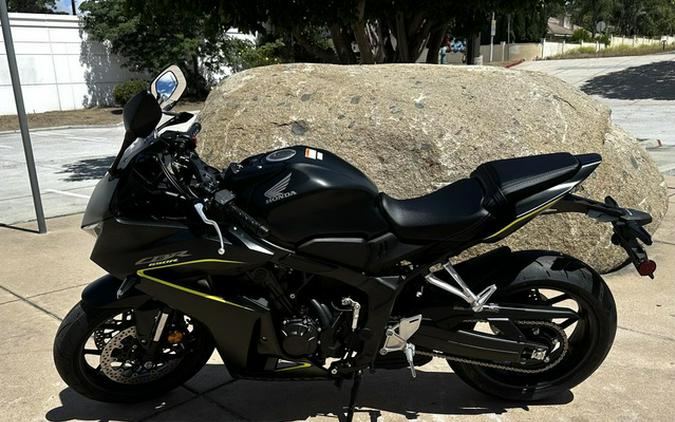 2026 Honda CBR650R E-Clutch
