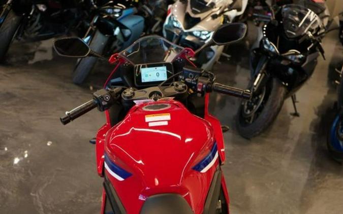 2025 Honda® CBR650RAC E-CLUTCH
