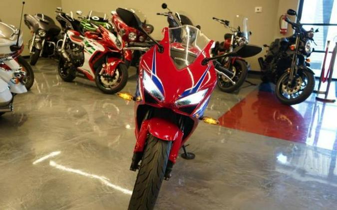 2025 Honda® CBR650RAC E-CLUTCH