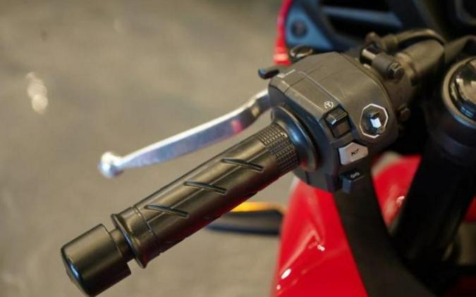 2025 Honda® CBR650RAC E-CLUTCH
