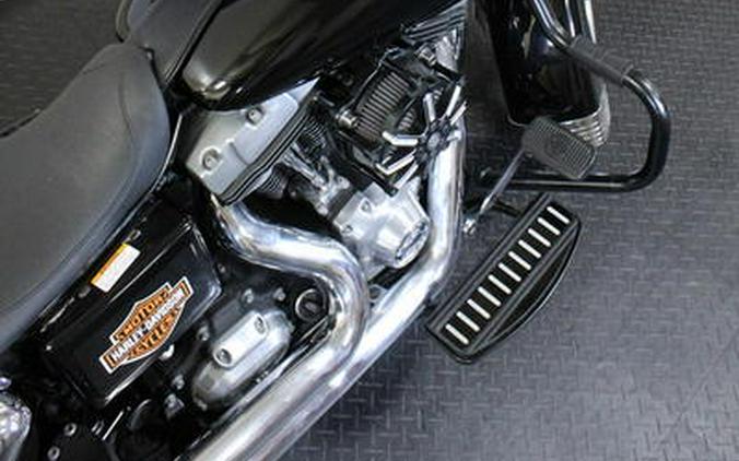 2013 Harley-Davidson® FLD - Dyna® Switchback™