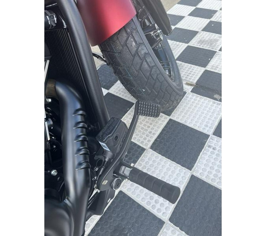 2025 Indian Motorcycle® Scout® Bobber Limited Sunset Red Smoke