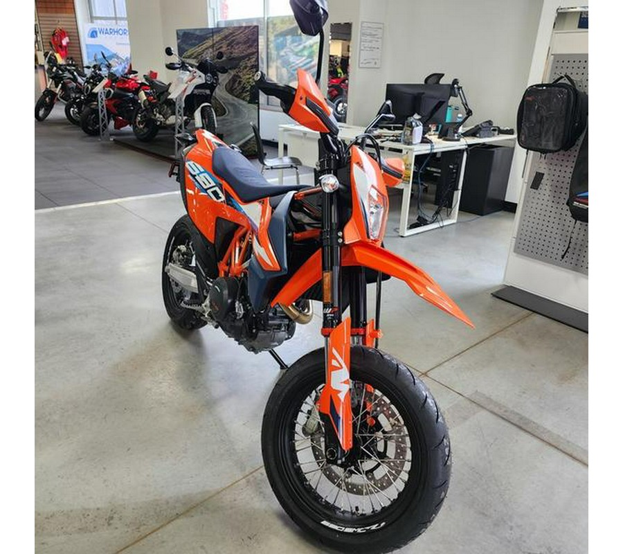 2024 KTM 690SMC