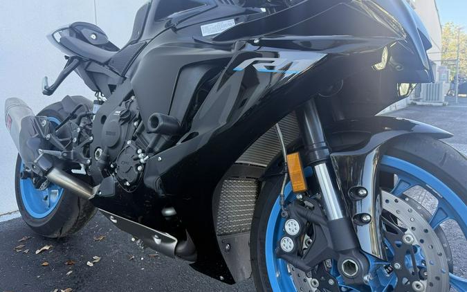 2023 Yamaha YZF-R1