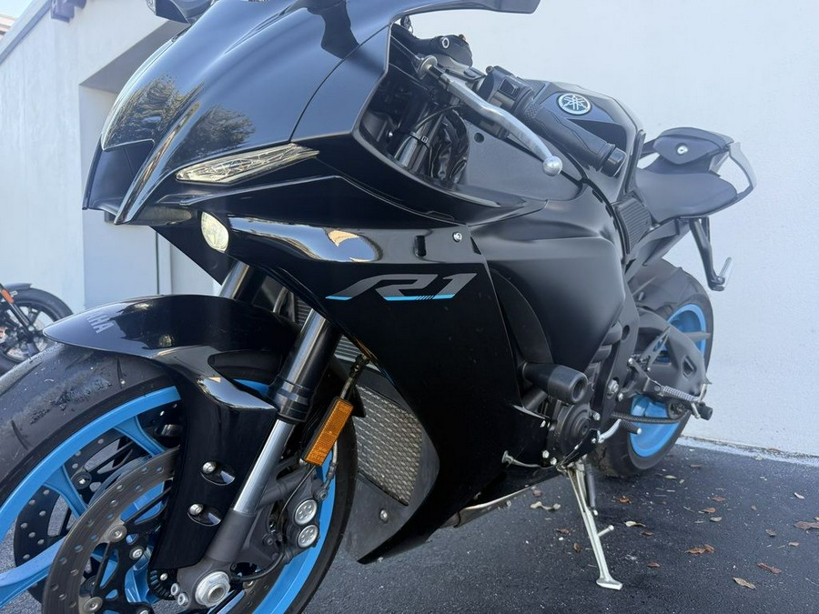 2023 Yamaha YZF-R1
