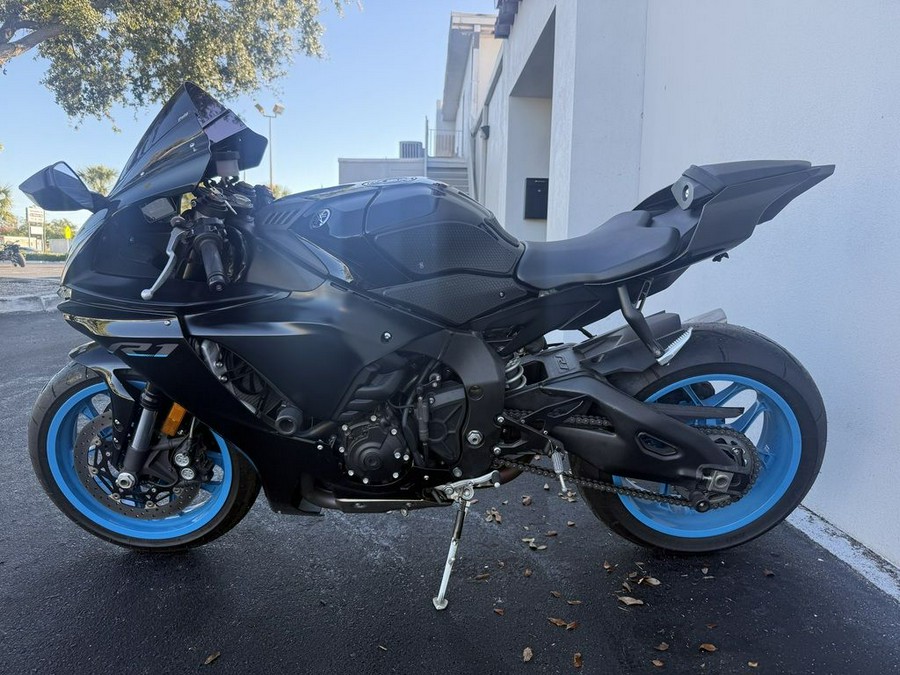 2023 Yamaha YZF-R1