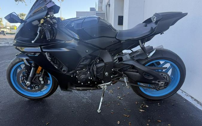 2023 Yamaha YZF-R1