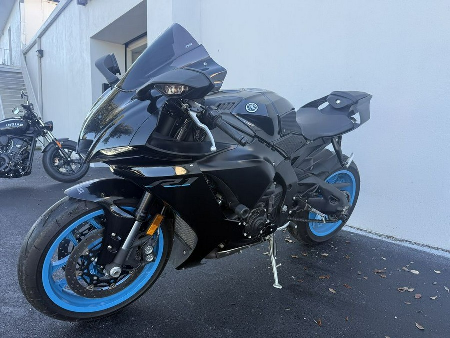 2023 Yamaha YZF-R1