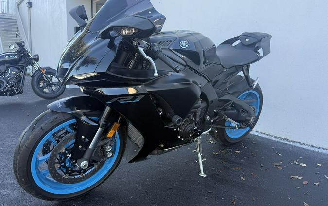 2023 Yamaha YZF-R1