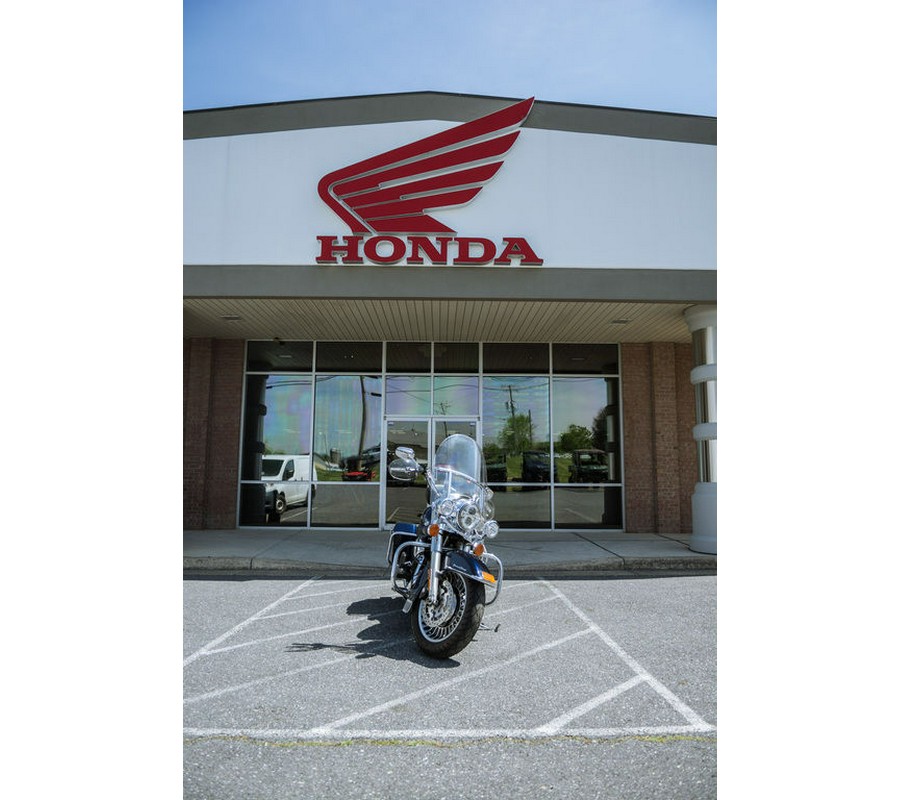 2012 Harley-Davidson® FLHR