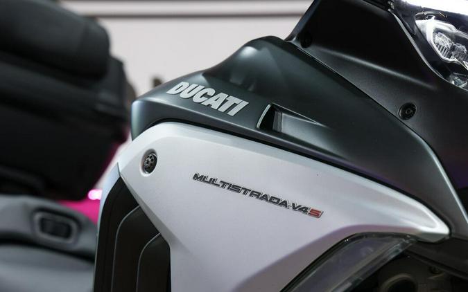 2022 Ducati Multistrada V4 S Travel & Radar