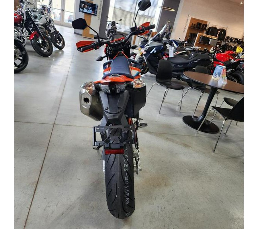 2024 KTM 690SMC