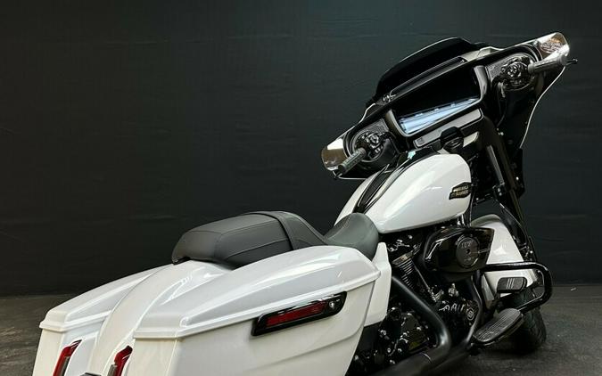 Harley-Davidson Street Glide® 2024 FLHX WHITE ONYX PRL