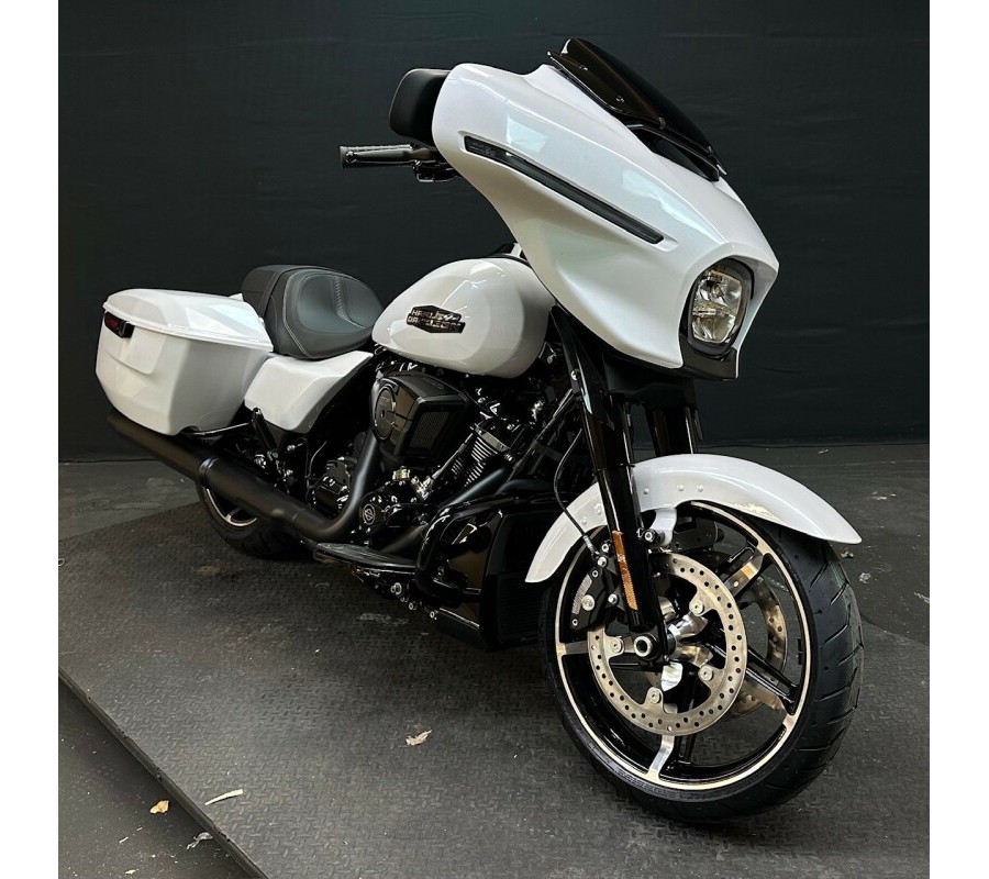 Harley-Davidson Street Glide® 2024 FLHX WHITE ONYX PRL