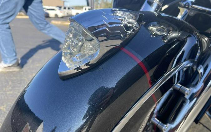 2020 Indian Motorcycle® Roadmaster® Elite Thunder Black Vivid Crystal Over Gunmetal Flake