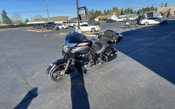 2020 Indian Motorcycle® Roadmaster® Elite Thunder Black Vivid Crystal Over Gunmetal Flake