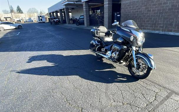 2020 Indian Motorcycle® Roadmaster® Elite Thunder Black Vivid Crystal Over Gunmetal Flake