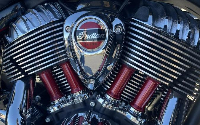 2020 Indian Motorcycle® Roadmaster® Elite Thunder Black Vivid Crystal Over Gunmetal Flake