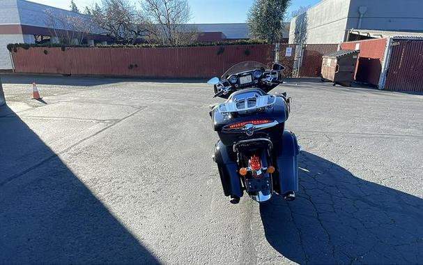 2020 Indian Motorcycle® Roadmaster® Elite Thunder Black Vivid Crystal Over Gunmetal Flake