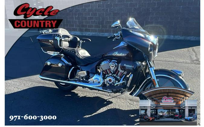 2020 Indian Motorcycle® Roadmaster® Elite Thunder Black Vivid Crystal Over Gunmetal Flake