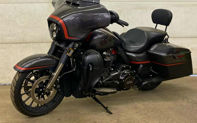 2018 Harley-Davidson® FLHXSE - CVO™ Street Glide®