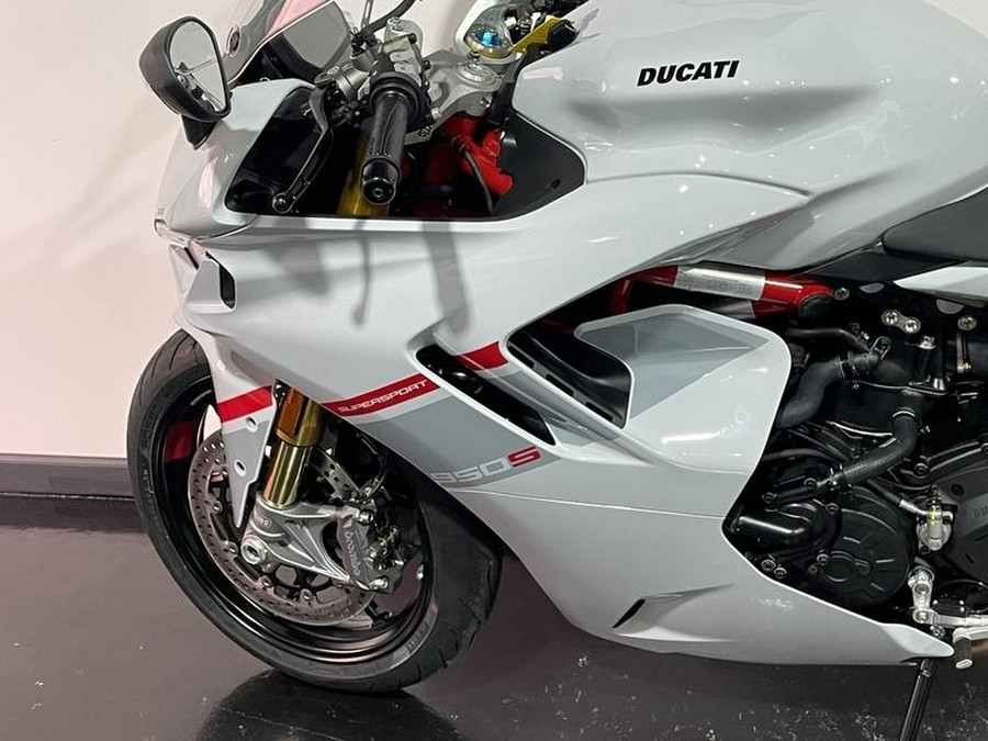 2024 Ducati Supersport 950 S White Stripe