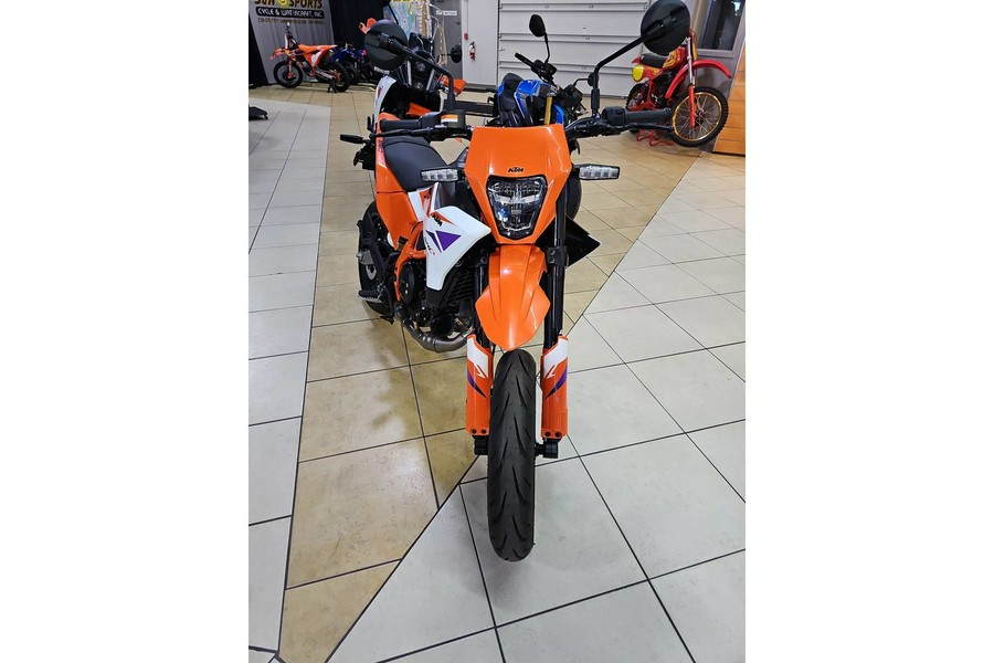 2026 KTM 390 SMC R