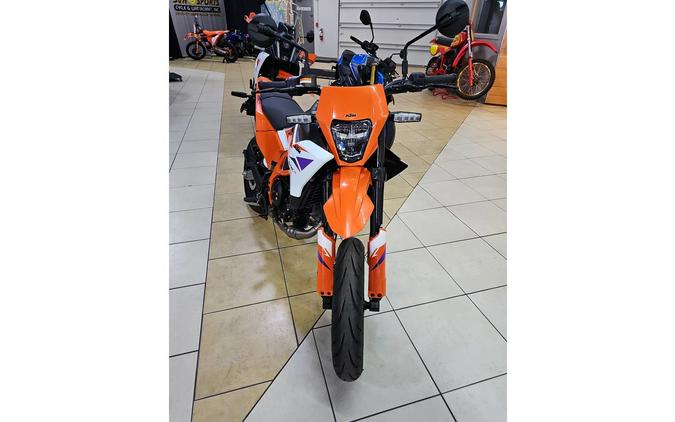 2026 KTM 390 SMC R