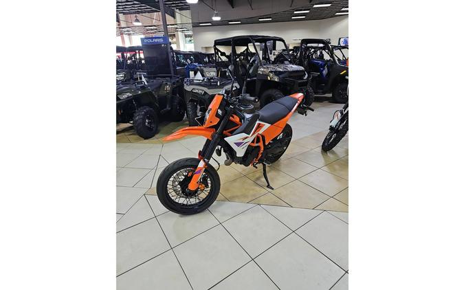 2026 KTM 390 SMC R
