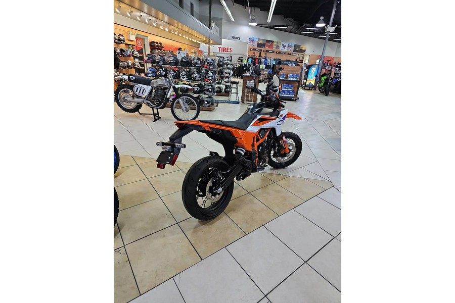 2026 KTM 390 SMC R