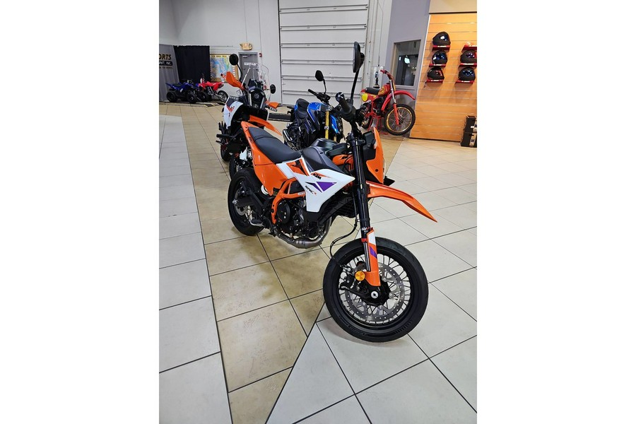 2026 KTM 390 SMC R