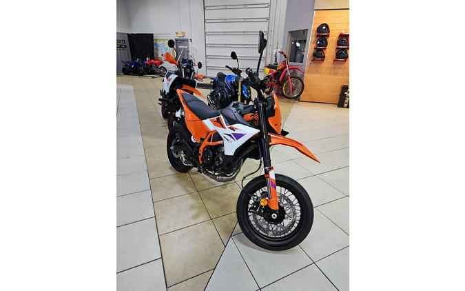 2026 KTM 390 SMC R
