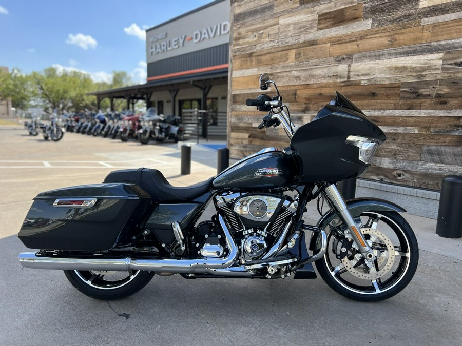2025 Harley-Davidson® Road Glide® Iron Horse Metallic