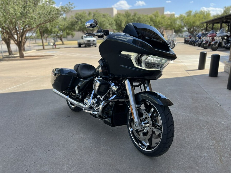2025 Harley-Davidson® Road Glide® Iron Horse Metallic