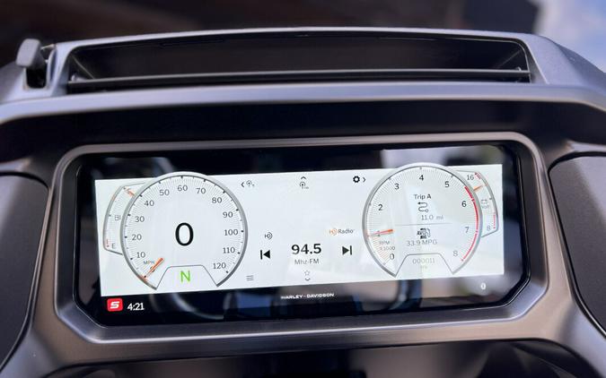 2025 Harley-Davidson® Road Glide® Iron Horse Metallic