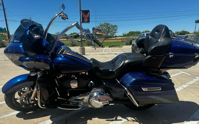 2015 Harley-Davidson CVO™ Road Glide® Ultra