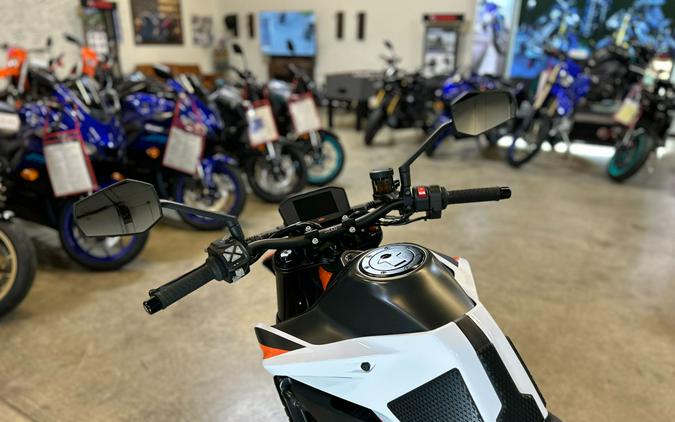 2021 KTM 890 Duke R