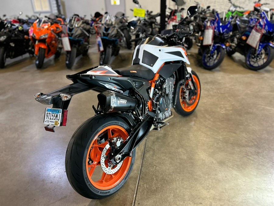 2021 KTM 890 Duke R