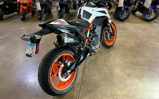 2021 KTM 890 Duke R