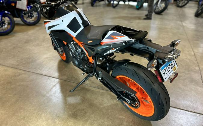 2021 KTM 890 Duke R