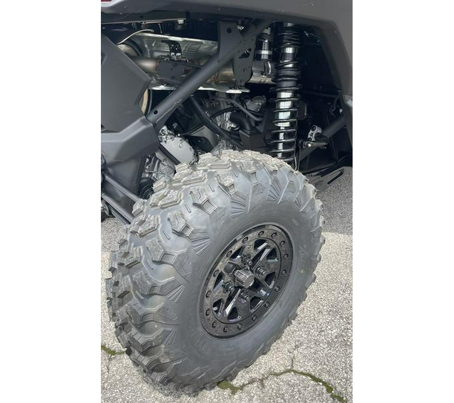 2026 Can-Am® Maverick X3 X ds Turbo RR Triple Black_4.5 in