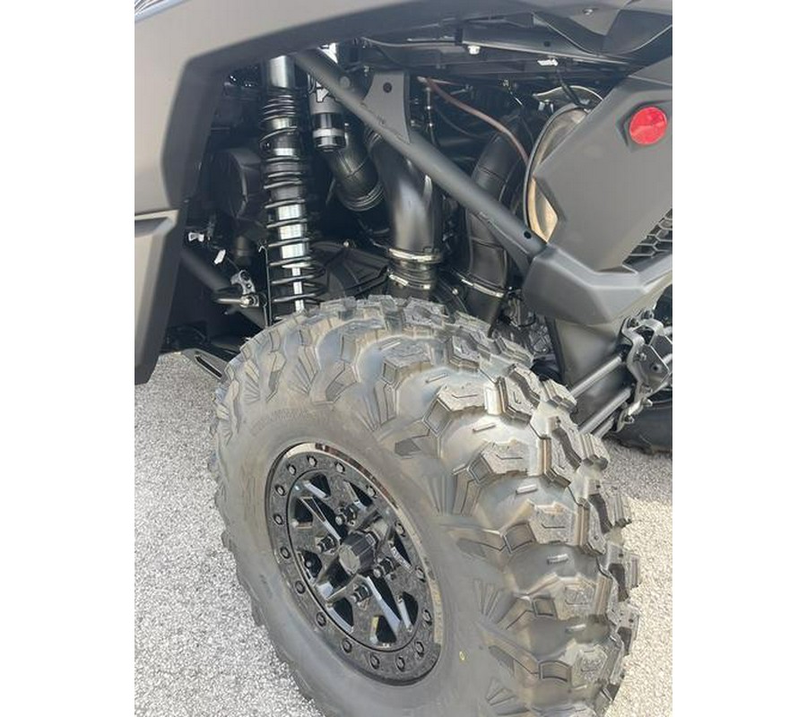 2026 Can-Am® Maverick X3 X ds Turbo RR Triple Black_4.5 in