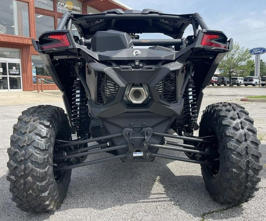 2026 Can-Am® Maverick X3 X ds Turbo RR Triple Black_4.5 in