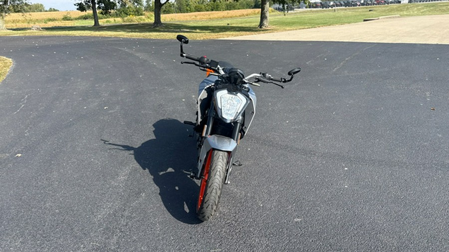 2023 KTM Duke 200