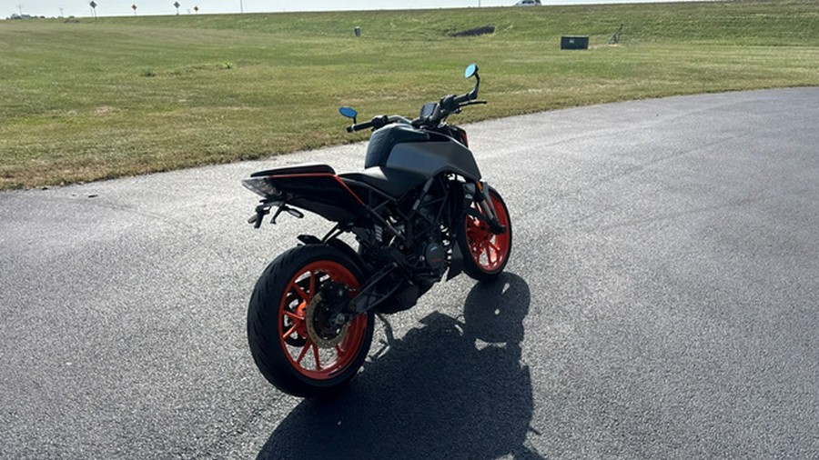 2023 KTM Duke 200