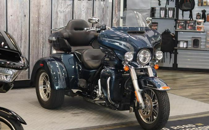 2016 Harley-Davidson® FLHTCUTG - Tri Glide® Ultra